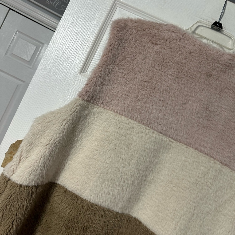 Altar'd State Soft Neoplitan Colorblock Fuzzy Vest - Picture 12 of 16